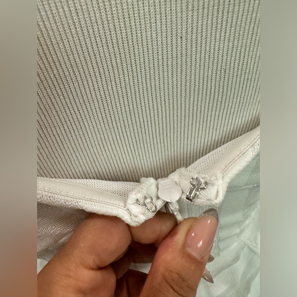 Alamour the Label White Sandy Gown Size S - Picture 11 of 12